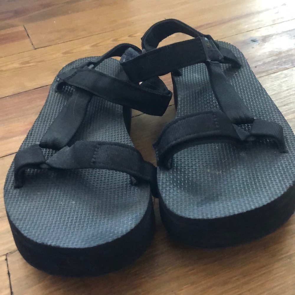 BALCK TEVA SANDALS